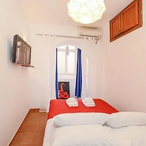 2* Pensión Be First